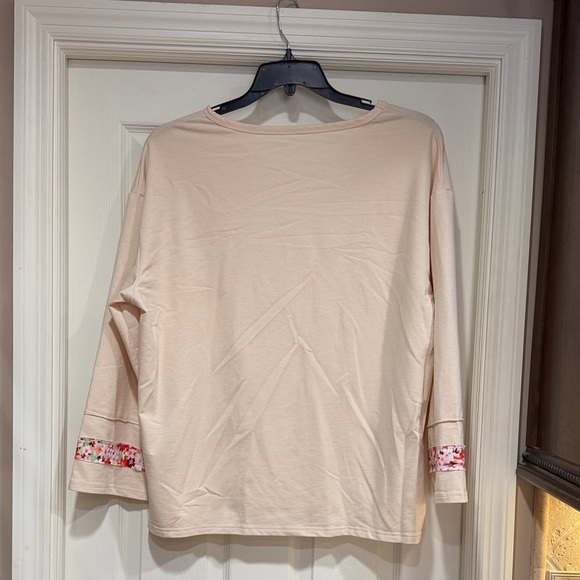 NWOT Online Boutique Floral Appliqué Beige Long Sleeve Top - Picture 9 of 11